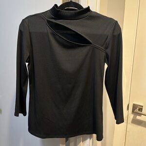 Malandrino - Knit black top with neckline accent